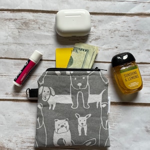 Bolsa gris con cremallera con perros blancos, monedero pequeño con cachorros variados, bolsa gris pequeña con cremallera, regalo para mamá perruna, bolsa de 5 pulgadas, bolsa de 5 x 5 pulgadas