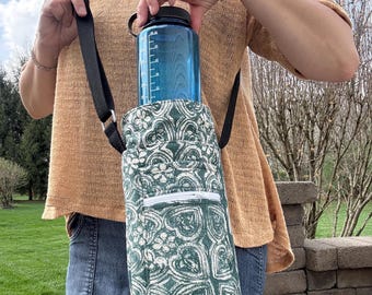 Green Canvas Water Bottle Holder: Hearts and Floral Crossbody Sling Bag