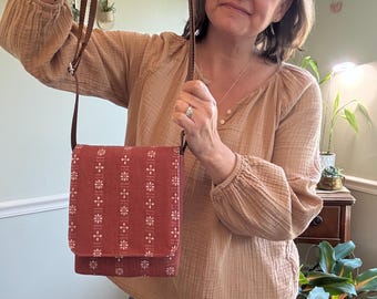 Small Messenger Bag – Adjustable Crossbody or Shoulder Purse
