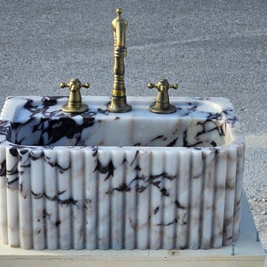 Calacatta Viola Marble Sink Grooved Front, Wall Marble Sink, İnterior Desing Sinks