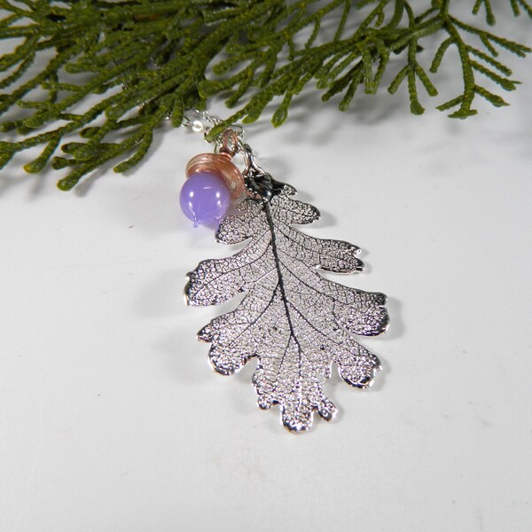 Collier de feuille de chêne argenté avec le gland rose, vrai pendant de feuille de chêne, feuille électroformée