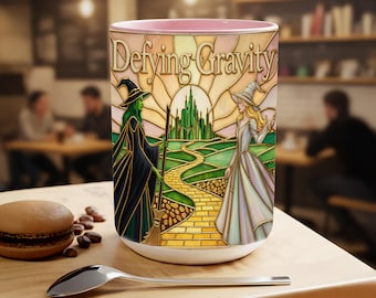 Taza de vitral de imitación "Desafía la gravedad", taza de Elphaba y Glinda, taza de café, taza de cerámica, regalos para fans del musical.