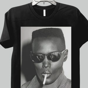 Grace Jones T-Shirt | 70s 80s Disco Icon Graphic Tee | Art Pop Vintage Style Shirt | Music Fashion Legend Gift | Retro Club Culture Top Gift