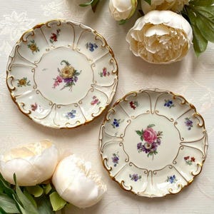 Price is for 1 Plate. Art Nouveau Jlmenau Germany Off White Porcelain with Assorted Floral Motive. 17 cm Diameter Large Cake/Side Plate