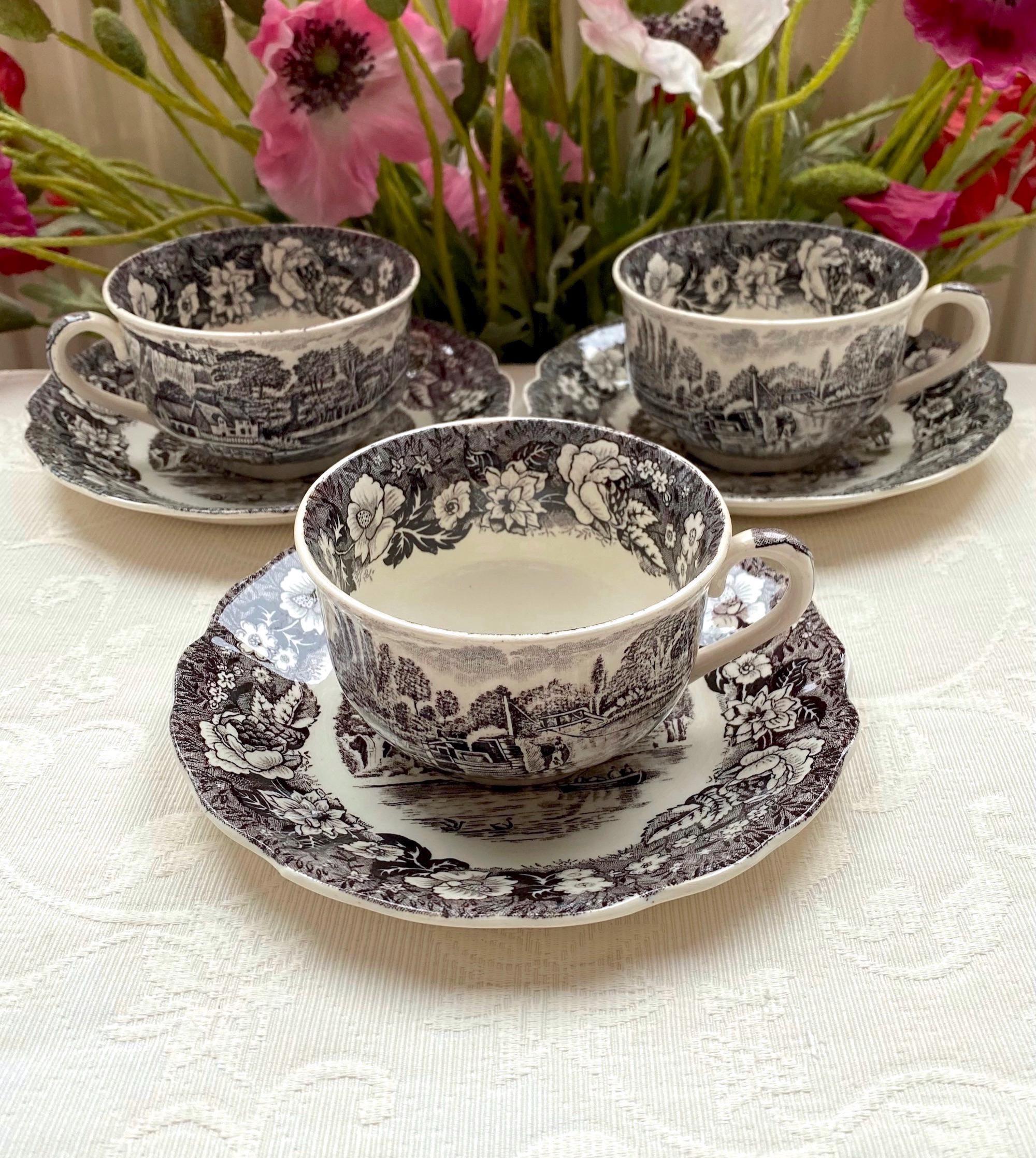 Ancienne Assiette Modèle Como Ridgeway Staffordshire 20 cm
