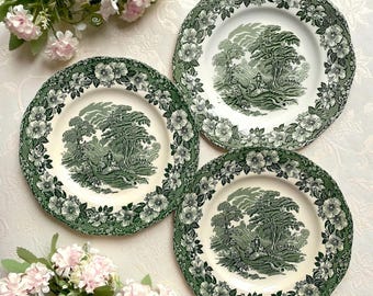 Price is for 1 Plate. Dinner Plate 23 cm Diameter Green Woodland Enoch Wedgwood England. Off White and Creamy Off White Color Variations!