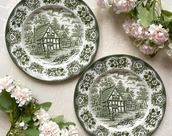 価格はプレート1枚分です。非常に希少な直径20cmの限定版ヴィンテージオールドインズシリーズ、グリーン、オフホワイトのアイアンストーンスタッフォードシャー