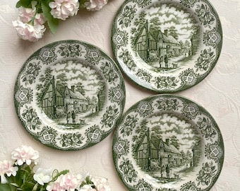 Il prezzo si riferisce a 1 piatto. Serie Old Inns verde, Ironstone Staffordshire. Raro piatto vintage inglese da torta/contorno, diametro 17 cm. Presenta screpolature e macchie!
