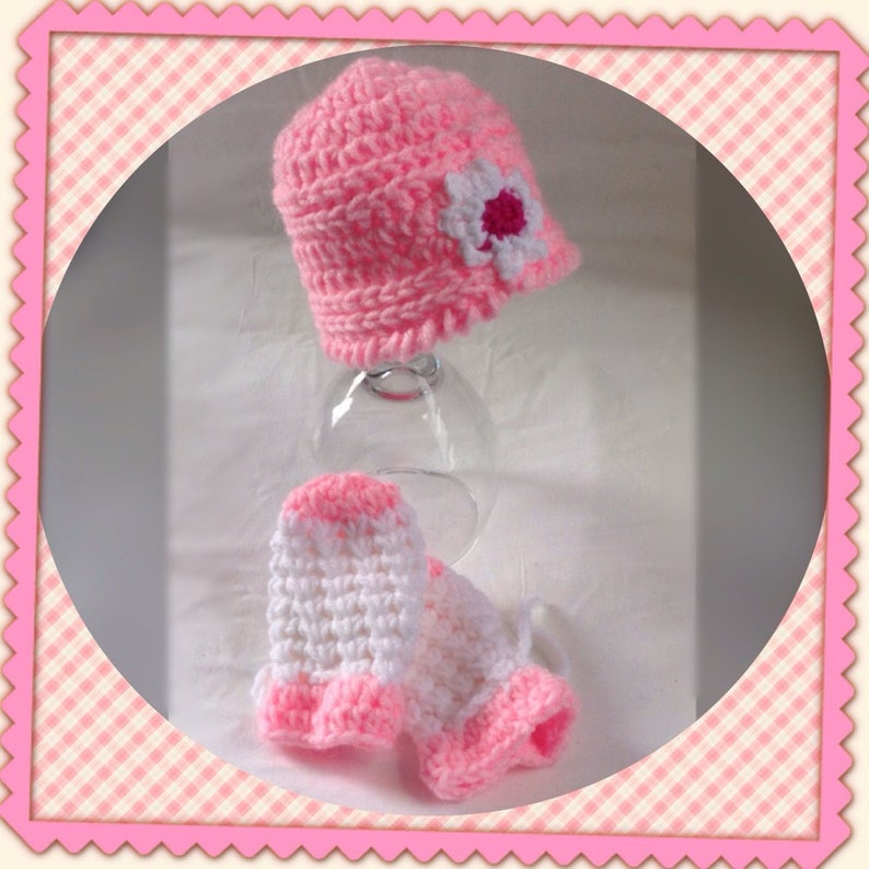 Crochet Baby Girl Hat and Mittens, Infant Hat, Baby Mittens, Baby Gifts