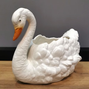 Antique Capodimonte swan - authentic Italian craftsmanship from the end of the 19th century