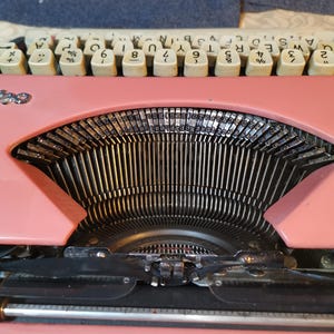 Rare Pink Olympia SF Deluxe Typewriter – Works Great, With Case - Etsy