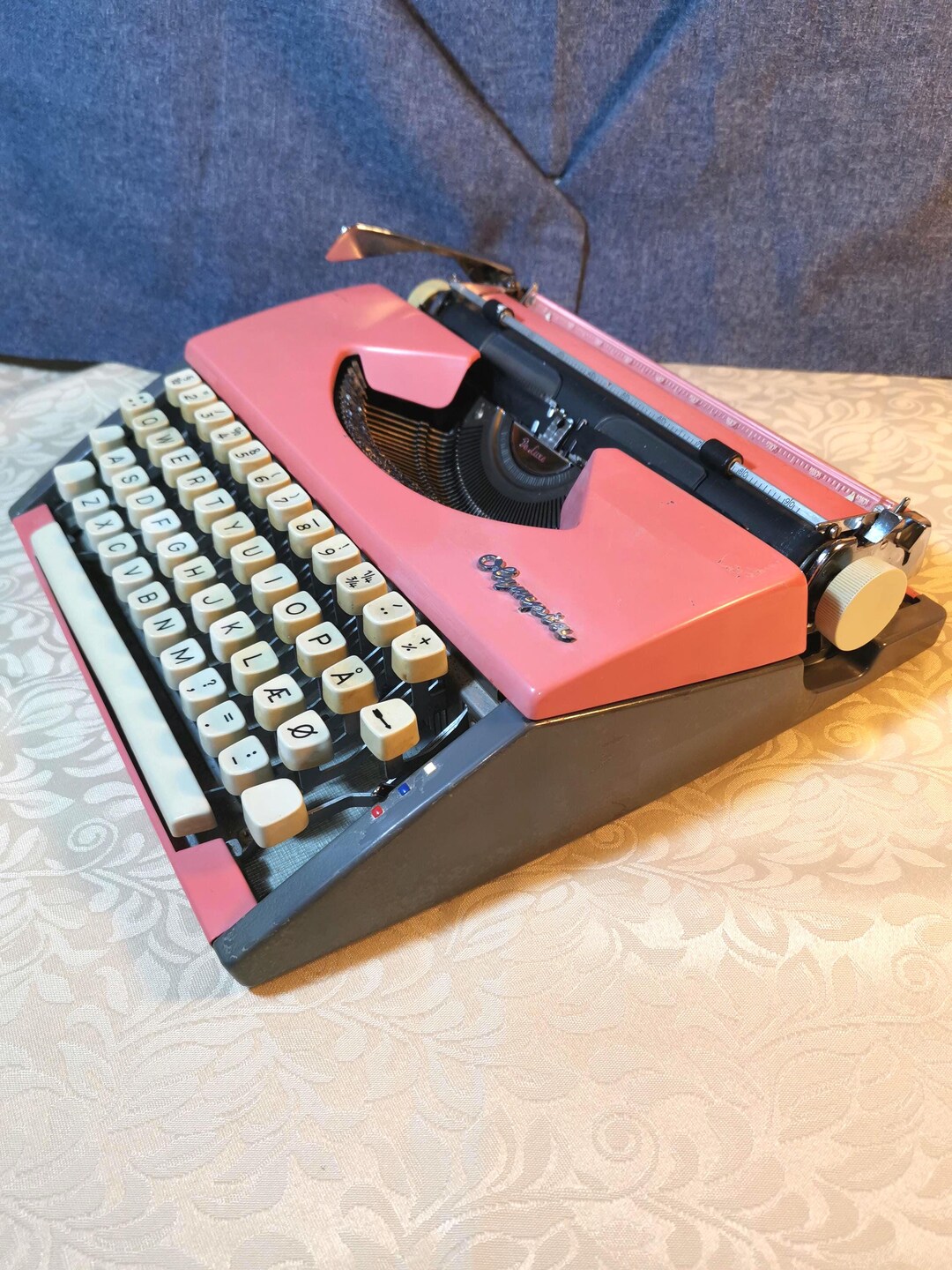 Rare Pink Olympia SF Deluxe Typewriter – Works Great, With Case - Etsy