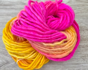 Handspun Corriedale Yarn Single Ply Thick and Thin Bulky Yarn Hand Dyed in Tequila Sunrise