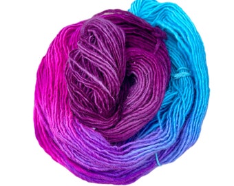 Handspun Yarn, Hand Dye Corriedale Yarn, Single Ply Thick and Thin, Hand Spun Yarn UK