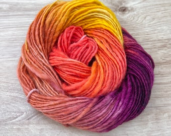 Handspun Corriedale Yarn Single Ply Thick and Thin Bulky Yarn Hand Dyed in Sunset