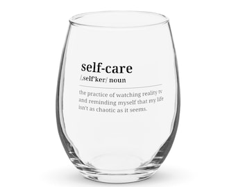 Copa de vino sin tallo con definición de autocuidado: regalo de telerrealidad