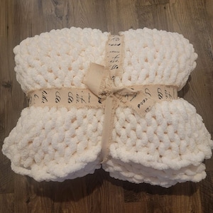 Handmade Chunky Knit Chenille Blanket: Cozy Throw