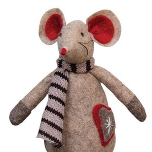 Valentine’s Heart Mouse Primitive Mouse Doll Country Mouse