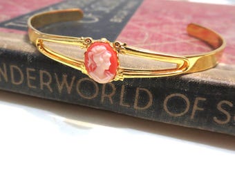 JP741 ヴィンテージシルバートーンと大きなフェイクカメオブレスレット