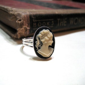 Vintage Black and Ivory Cameo Ring - Silver Plated - Adjustable - 18x13mm