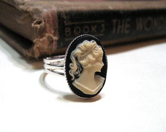 Vintage Black and Ivory Cameo Ring - Silver Plated - Adjustable - 18x13mm