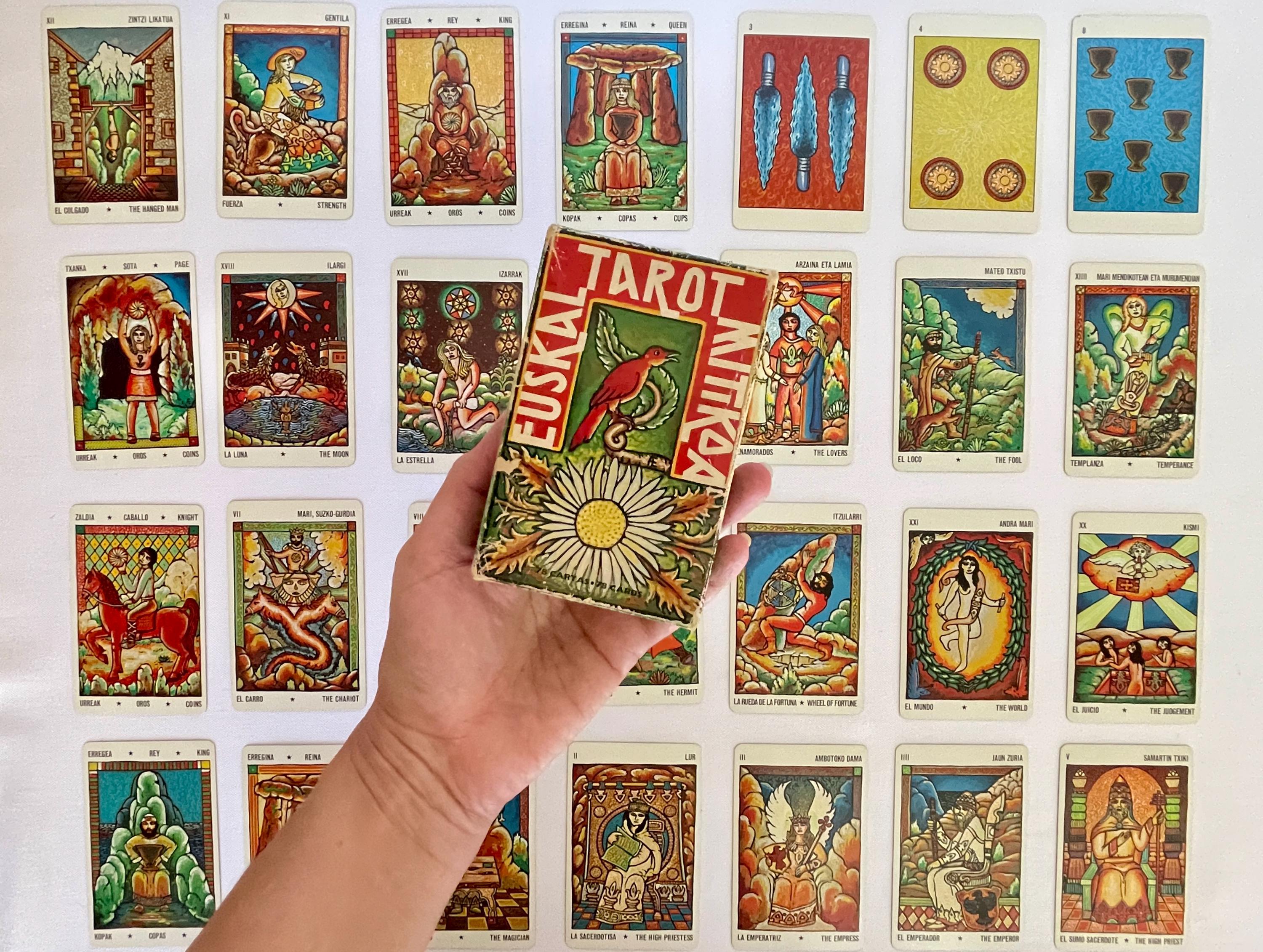 Basque Mythical Tarot　正規品 Basque Mythical Tarot - Printed 1982 - Tarot Bulgaria ltd.