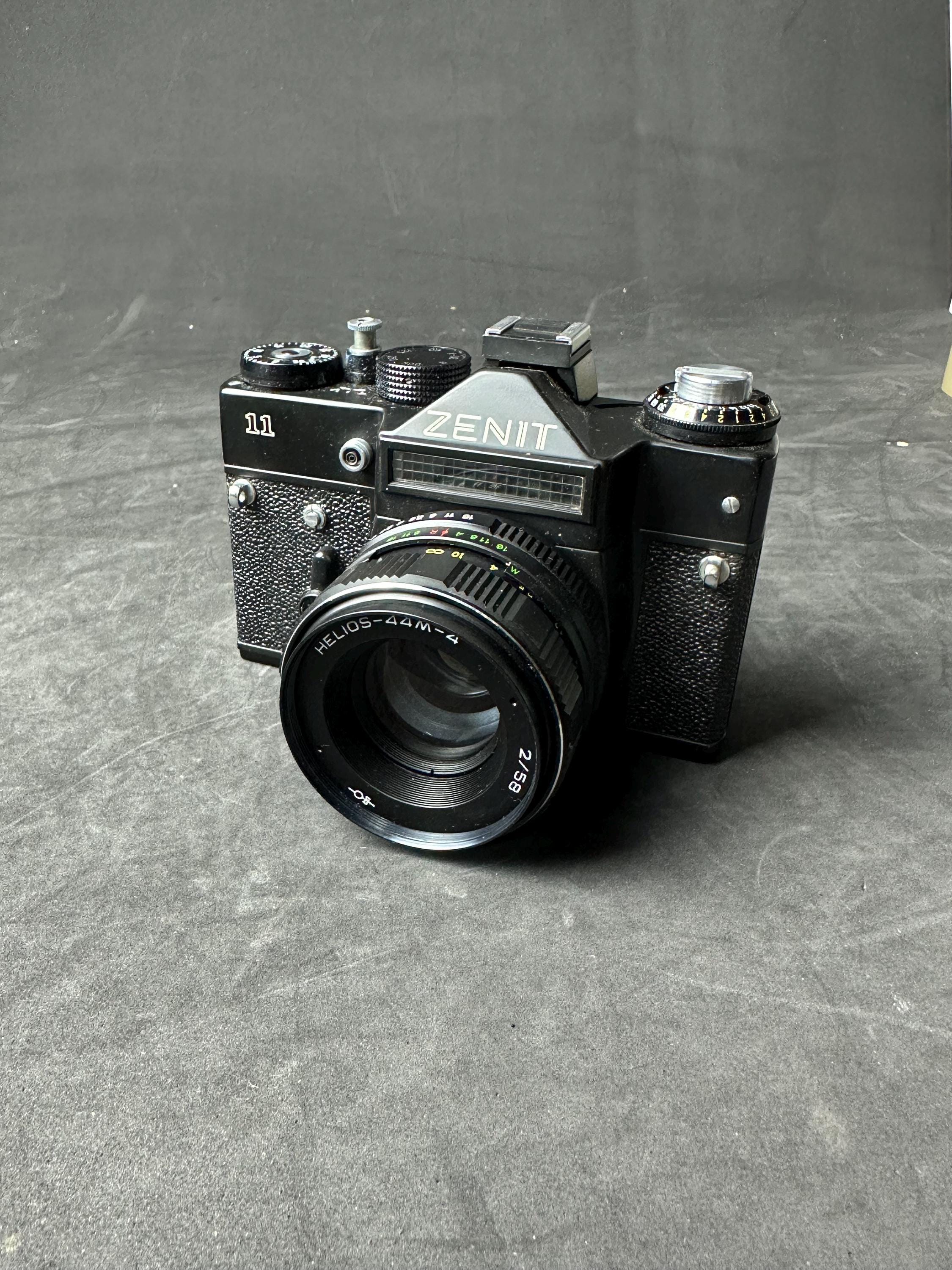 カメラ　骨董品 Zenit camera - Etsy 日本