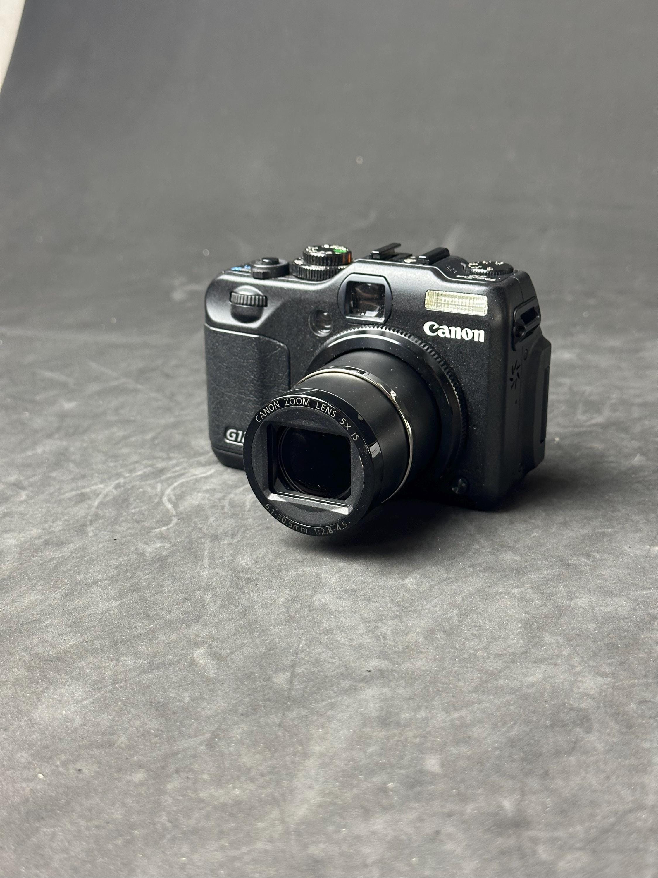 Canon Powershot G12 – Digital Camera – Vintage Compact Canon Powershot G12 – Digital Camera – Vintage Compact