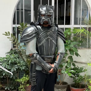 Dwarven Black Battle Armor – Wearable Moria Warrior Cosplay Suit for LARP, Fantasy Roleplay & Halloween