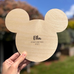 Tableau d'autographes en bois personnalisé inspiré de Disney | Signature du personnage | Plaque en bois | Disneyland | Monde de Disney | Mickey Mouse