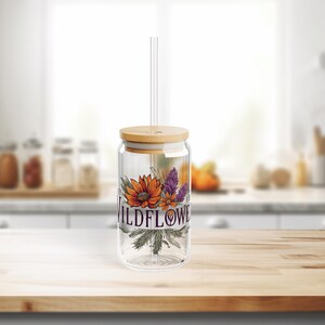 Western Floral Sipper Glass, 16oz with Lid and Straw, Flower Pattern Tumbler, Cowgirl Gift, Country Style Drinkware, Rodeo Themed Cup