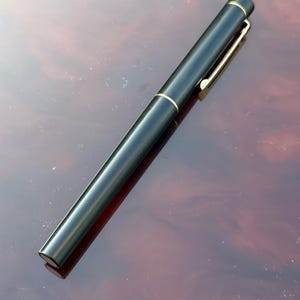 Vintage Sheaffer Fountain Pen (14K Gold Nib)