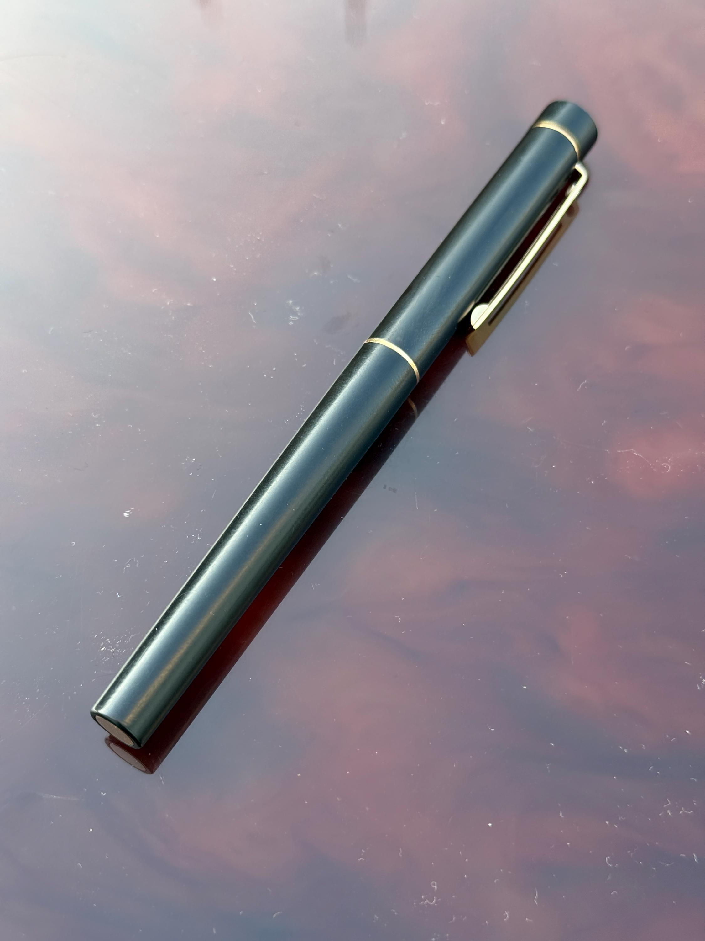 Stylo Plume Sheaffer Lady Métal Brossé - Plume En Or 18 Carats - Occasion De Caractère