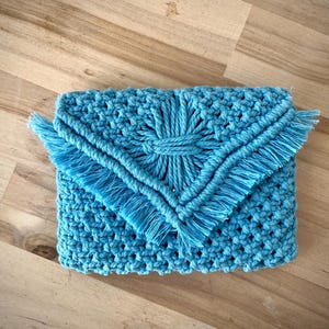 The essential pouch.