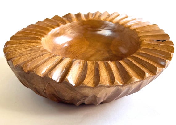 Vintage Carved Wood Decorative Bowl Solid Wood Fluted Rim Minimalist Home Coffee Table Decor