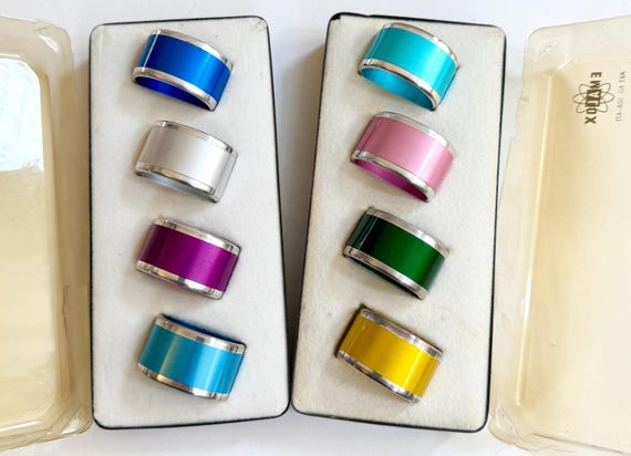 Emalox Norway Napkin Ring Holder Set of 8 in Original Vintage Box Multicolor Aluminum Rings Atomic Retro MCM Mid Century Dining Table