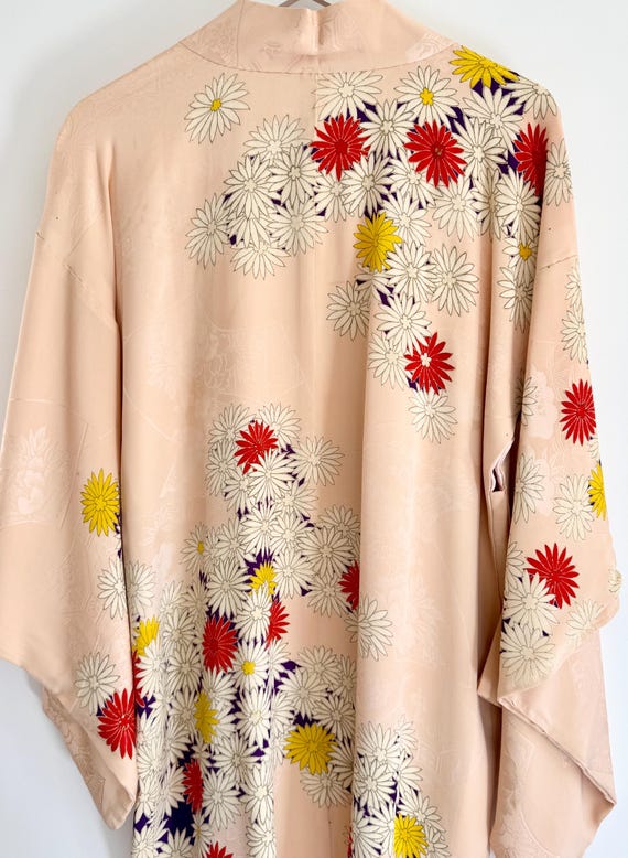 Vintage Silk Floral Kimono Japanese Handmade Soft Pale Peach Silk Bed Jacket Robe Asian Style Red Orange White Chrysanthemum Flower