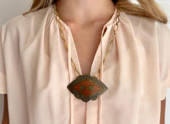 70s Enamel Brass Necklace Vintage Gold Tone Link Chain Mid Century Vintage Indian Brass Colored Enamel Pendant Plate Boho Jewelry