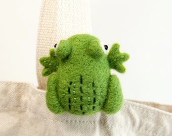 Broche de rana verde de fieltro con aguja, prendedor de animal hecho a mano, pequeño regalo de primavera