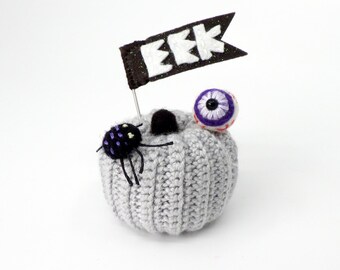Knitted Gray Pumpkin with needle felted eyeball and spider, felt Eek banner : Halloween decor