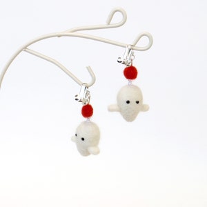 Halloween felt ghost clip earrings, needle felted baby ghost non-pierced earrings, cute kawaii accsessories, fall gift, costume jewelry