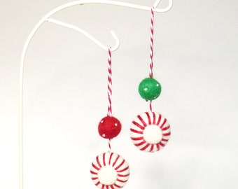 Christmas peppermint ornament : needle felted peppermint candy set of 2 - red and green felt balls, small gift, Holiday small tree decor