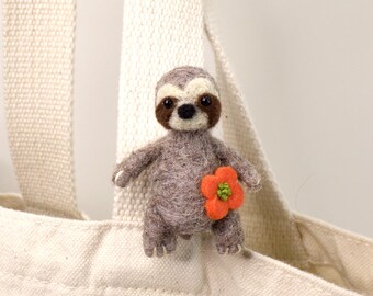 Broche de perezoso de fieltro con aguja: broche de animal en miniatura, pequeño regalo