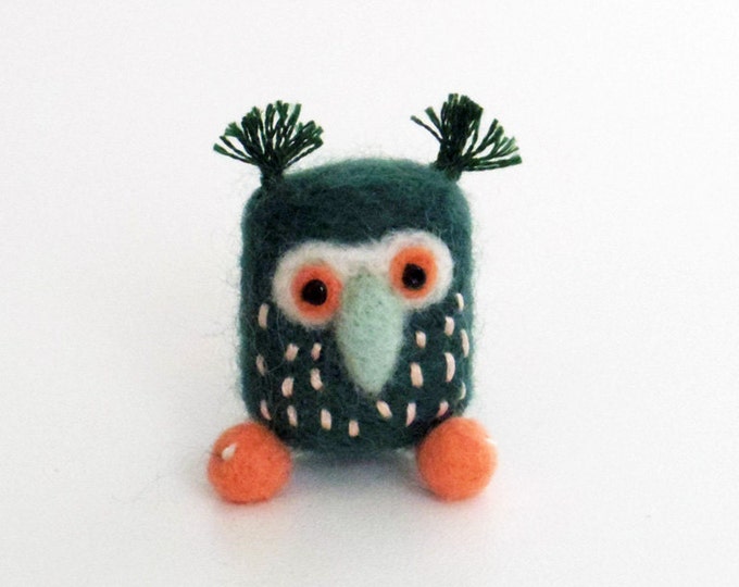 Wool Felt Owl Brooch Needle Felted Miniature Owl Dark Green Etsy