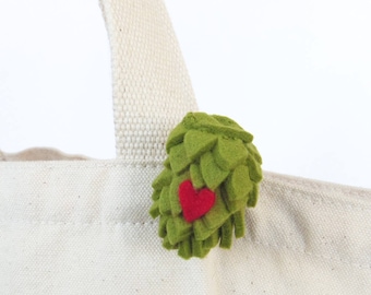 Beer hop brooch - Valentine’s Day gift for beer lovers, craft beer decor, felt accessories, pins, felt food