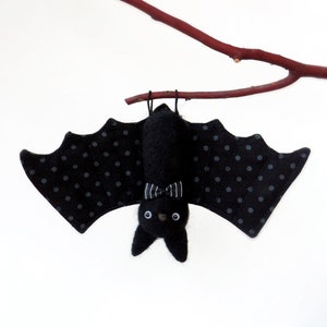 Needle Felted Black Bat Ornament: Halloween Animal Autumn Decor