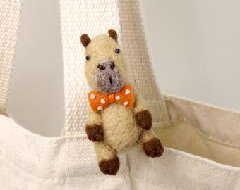 Broche de carpincho de fieltro con aguja, prendedor de animal, pequeño regalo