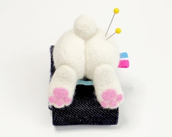 Alfiletero de muñeca con forma de conejo de lana fieltrada con aguja: regalo de costura para amantes de los animales
