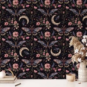 Carta da parati Night Garden, carta da parati mistica con falena magica e floreale, carta da parati botanica scura, murale da parete stravagante
