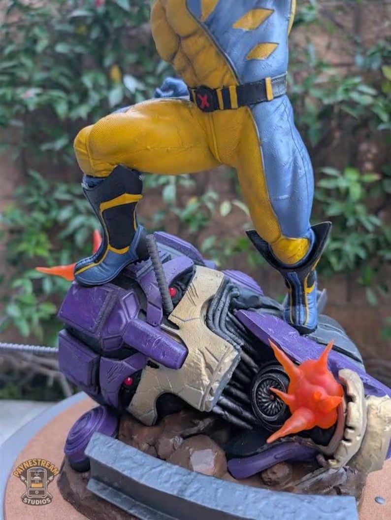 Wolverine vs Sentinel 3D Printed and Painted figure image 11